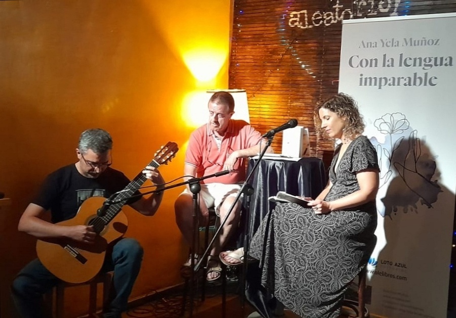 Presentación en Aleatorio Bar